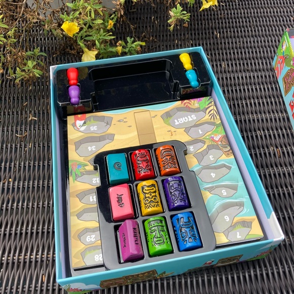 Tiki Topple the tactical board game - Picture 2 of 9